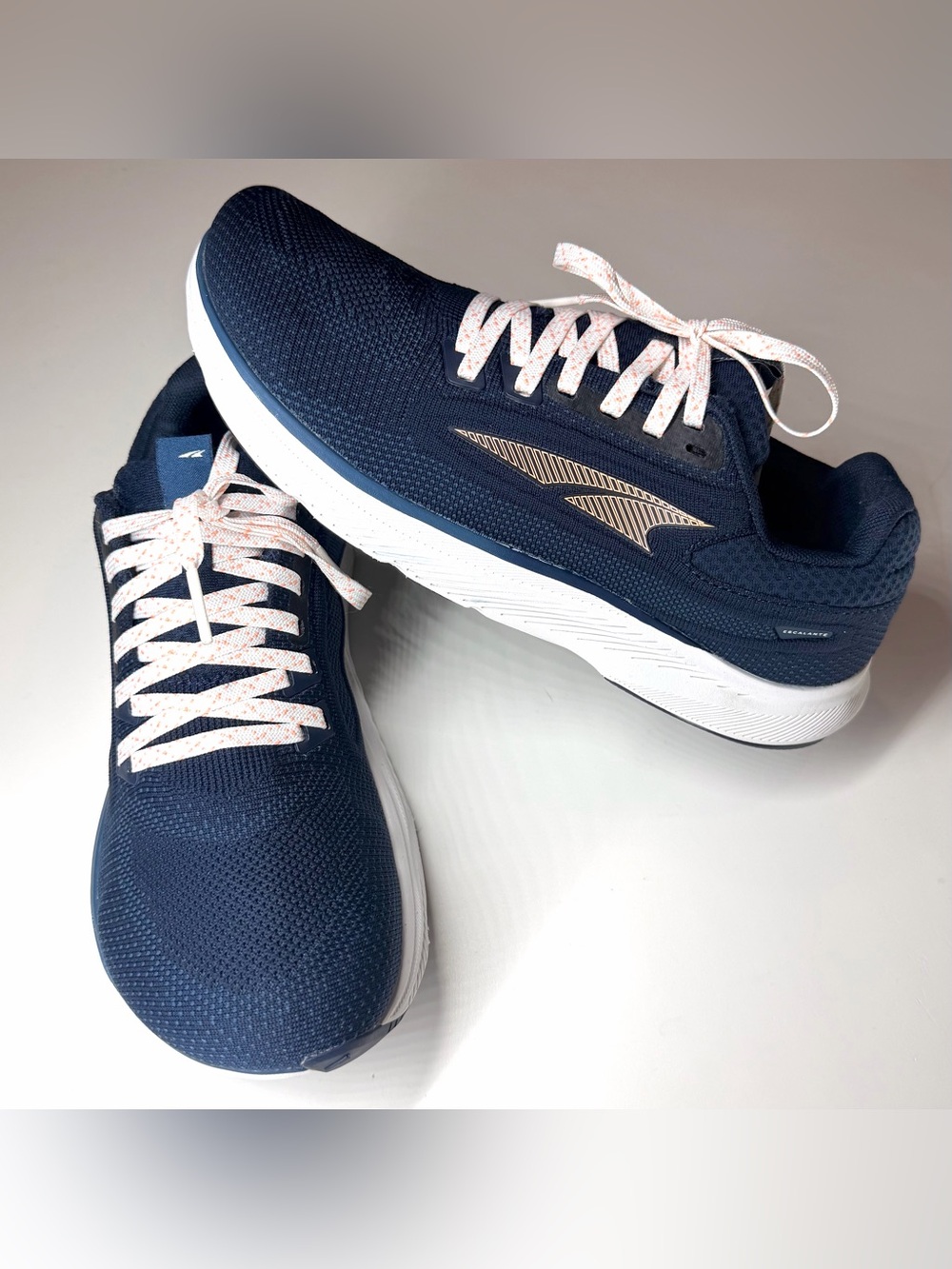 Altra Womens Escalante Athletic Running Shoes Navy / White Size- 9.5